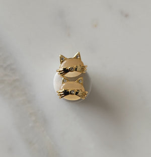 
                
                    Load image into Gallery viewer, CAT STUDS WITH OPAL STONE
                
            